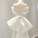 一字肩婚纱 结婚新娘礼服复古缎面气质法式简约拖尾出门纱